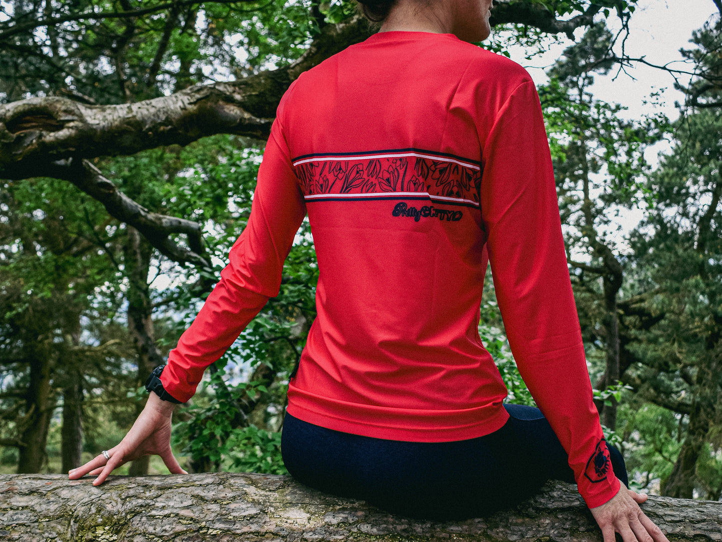 'Rouge Runner' Long sleeved running t-shirt image 1